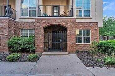 2111 Main Street, Lubbock, TX 79401