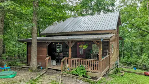 500 Clark Road, Irvine, KY 40336