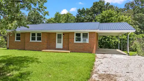 1500 Racetrack Road, Irvine, KY 40336