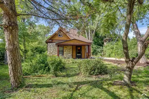 1420 W 4th Street, Lawrence, KS 66044