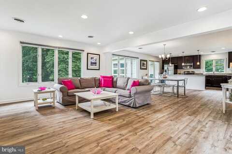 14807 SPRIGGS RD, WOODBRIDGE, VA 22193