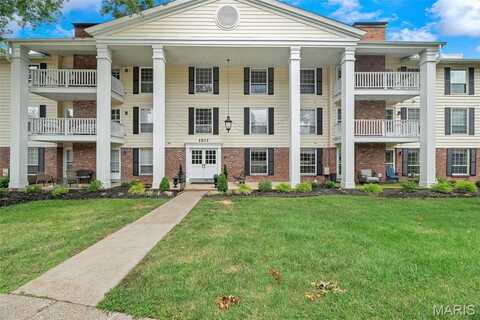 1511 Hampton Hall Drive, Chesterfield, MO 63017