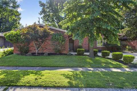 13083 Ferntrails Lane, Creve Coeur, MO 63141
