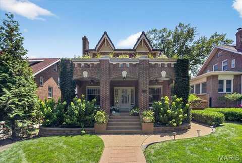 7704 Country Club Court, Clayton, MO 63105