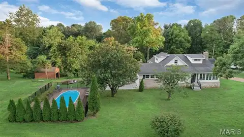 17125 Old Jamestown Road, Florissant, MO 63034