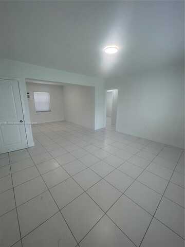 553 SW 7th St, Miami, FL 33130