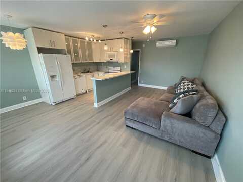 2716 NE 30th Pl, Fort Lauderdale, FL 33306