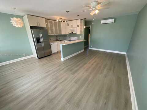 2716 NE 30th Pl, Fort Lauderdale, FL 33306