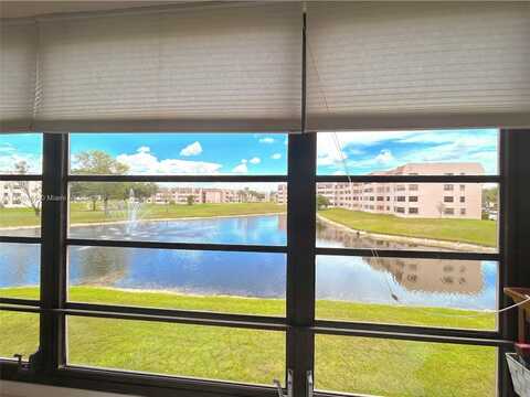 10303 Sunrise Lakes Blvd, Sunrise, FL 33322