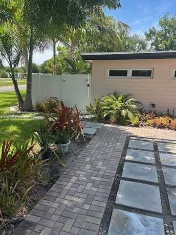 2016 NE 14th Ct, Fort Lauderdale, FL 33304