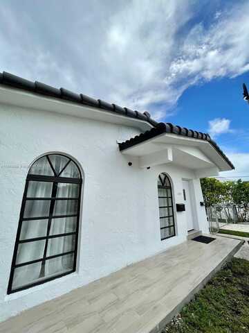 1099 E 1st Ave, Hialeah, FL 33010