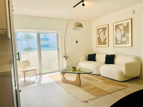 240 Collins Ave, Miami Beach, FL 33139