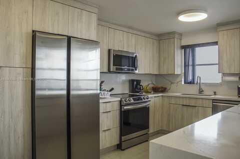 2780 NE 183rd St, Aventura, FL 33160