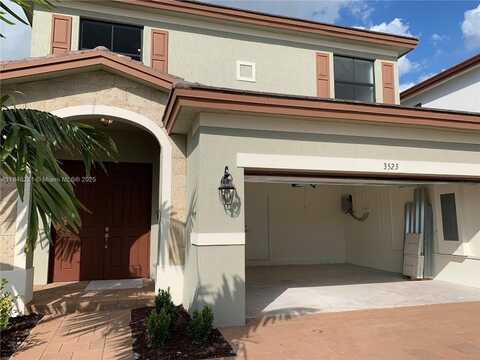 3523 W 105th Pl, Hialeah, FL 33018