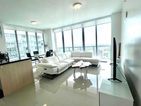 1111 SW 1st Ave, Miami, FL 33130
