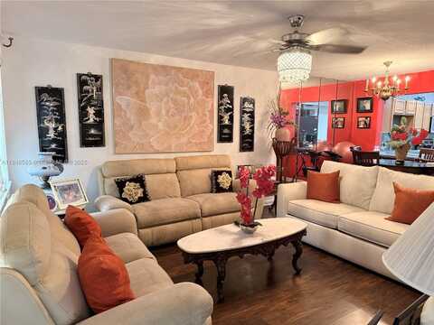 215 SE 3rd Ave, Hallandale Beach, FL 33009