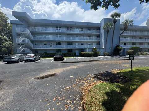 112 S Royal Park Dr, Oakland Park, FL 33309