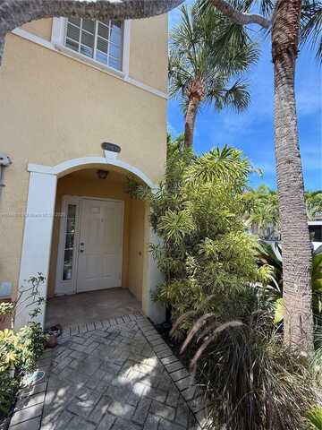 2082 NE 167th St, North Miami Beach, FL 33162