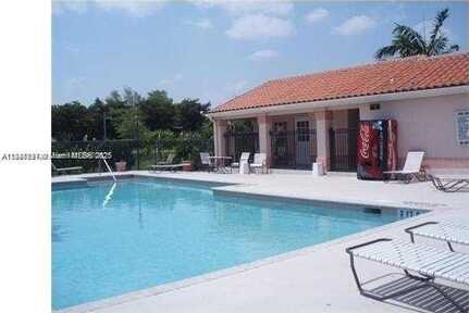 3420 N Pinewalk Dr N, Margate, FL 33063