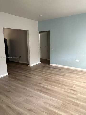 960 SW 7th St, Miami, FL 33130