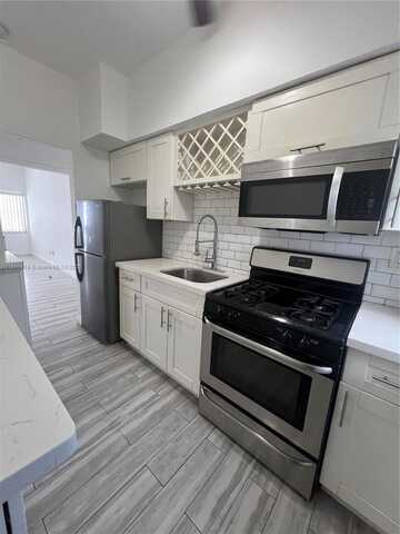 8135 Crespi Blvd, Miami Beach, FL 33141
