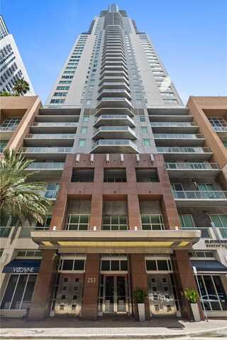 253 NE 2nd St, Miami, FL 33132