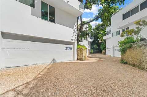 3128 Center St, Miami, FL 33133