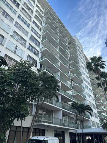 1408 Brickell Bay Dr, Miami, FL 33131