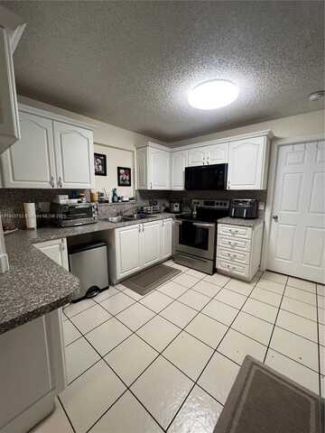 5070 Ponderosa Ln, Haverhill, FL 33415