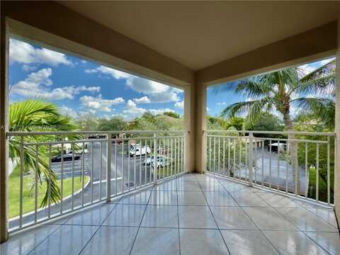 6418 Emerald Dunes Dr, West Palm Beach, FL 33411