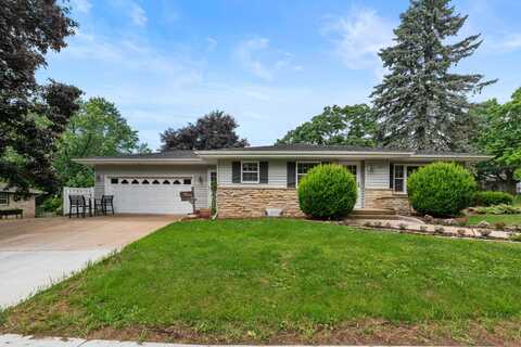 307 Sixth St, Hartford, WI 53027