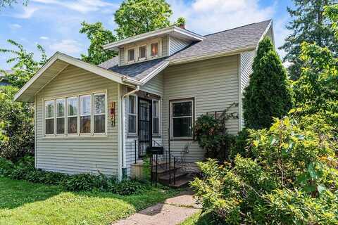 1327 West Ave, La Crosse, WI 54601