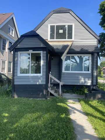 3252 N 17th St, Milwaukee, WI 53209