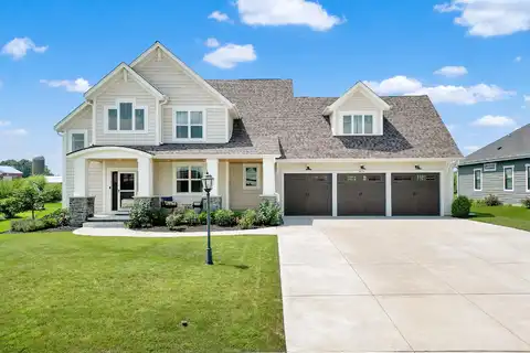 10171 S Woodside Ct, Franklin, WI 53132