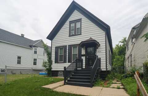 2820 N Palmer St, Milwaukee, WI 53212