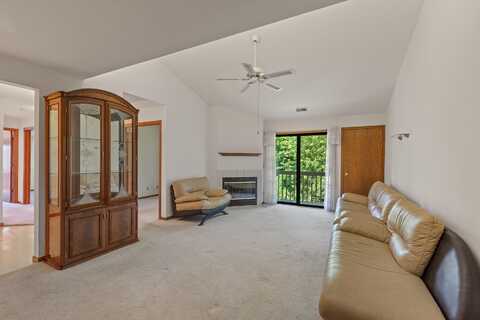 116 E Freistadt Rd, Thiensville, WI 53092