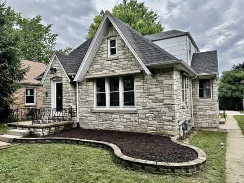 2346 S 57th St, West Allis, WI 53219