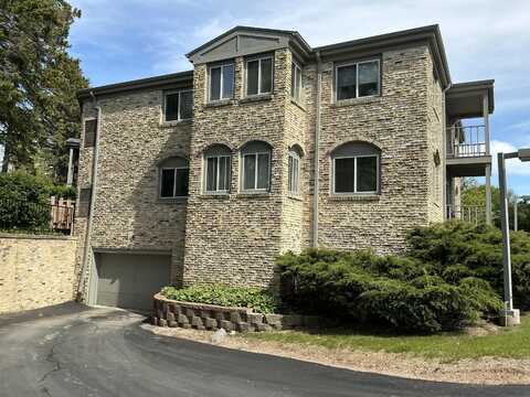 7234 N Green Bay Ave, Glendale, WI 53209