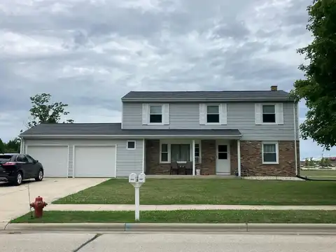 282 Martin Dr, Fredonia, WI 53021
