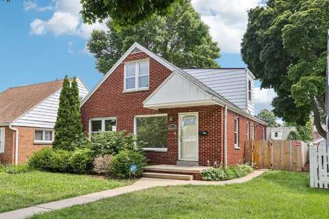 3750 N 85th St, Milwaukee, WI 53222