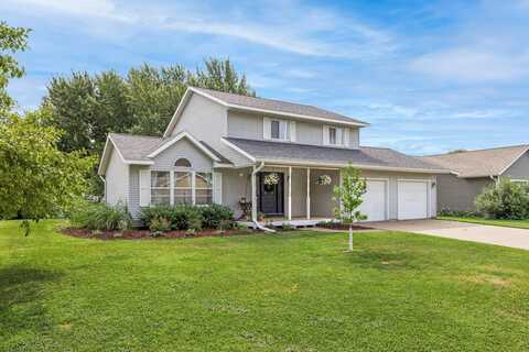935 Amy Dr, Holmen, WI 54636