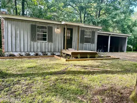303 E Dewey Camp Drive, Florence, MS 39073