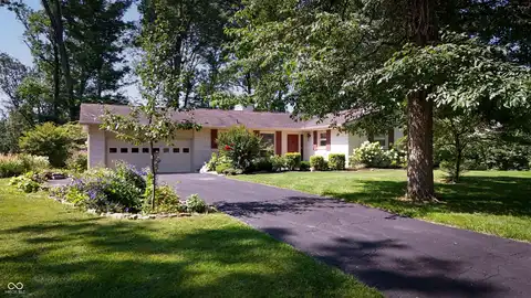 3893 W North Wood Lake Drive, Columbus, IN 47201