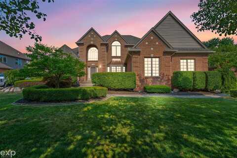 54524 Woodcreek, Shelby, MI 48315