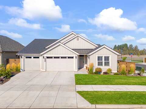 3827 NE Oakside Loop, Bend, OR 97701