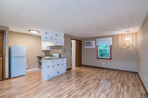 35 Park Ave, West Springfield, MA 01089