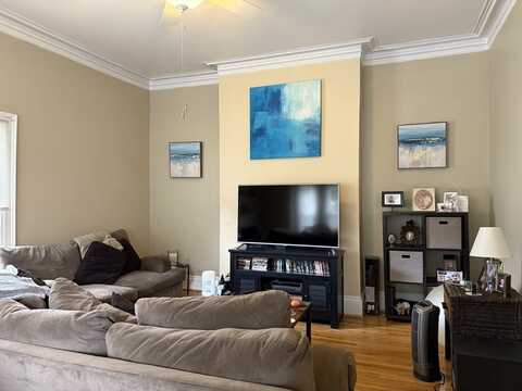 15 Grant St, Boston, MA 02125