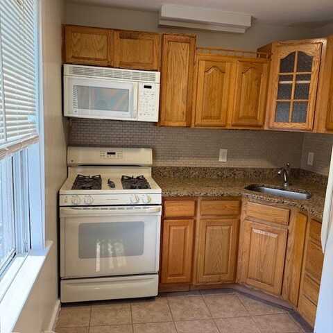 3 Lower Beacon St, Maynard, MA 01754