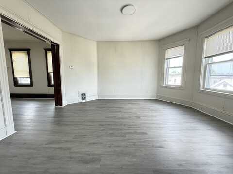 405 Ferry St, Malden, MA 02148