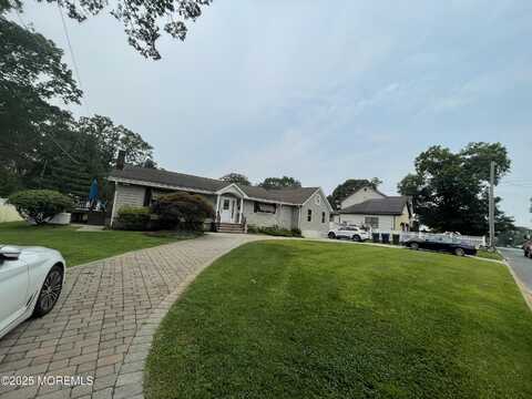 72 Whalepond Road, Oakhurst, NJ 07755